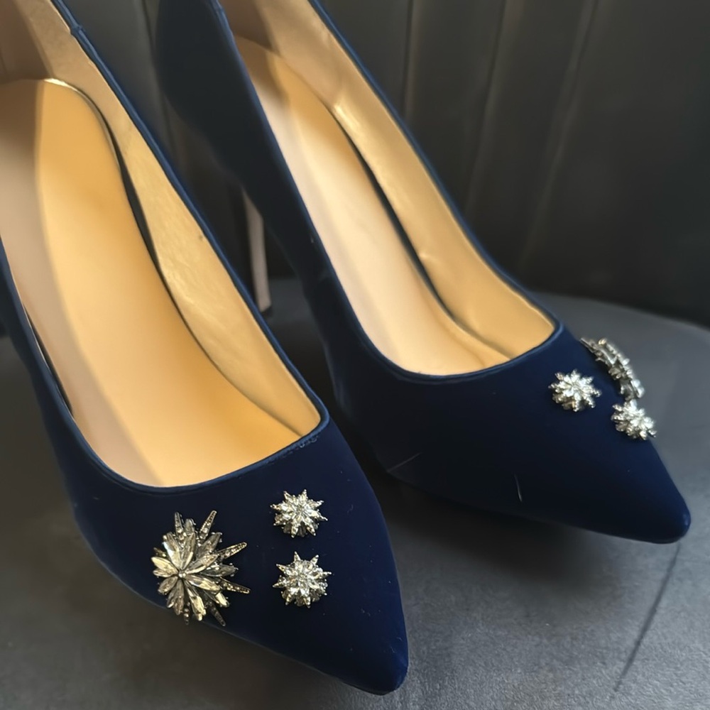WHBM Elegant Blue Velvet Heels with Embellishments women’s 9 wedding bridal glam